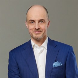 美联储古尔斯比：关税规模增长对经济的影响不容忽视，需谨慎对待“暂时性”言论